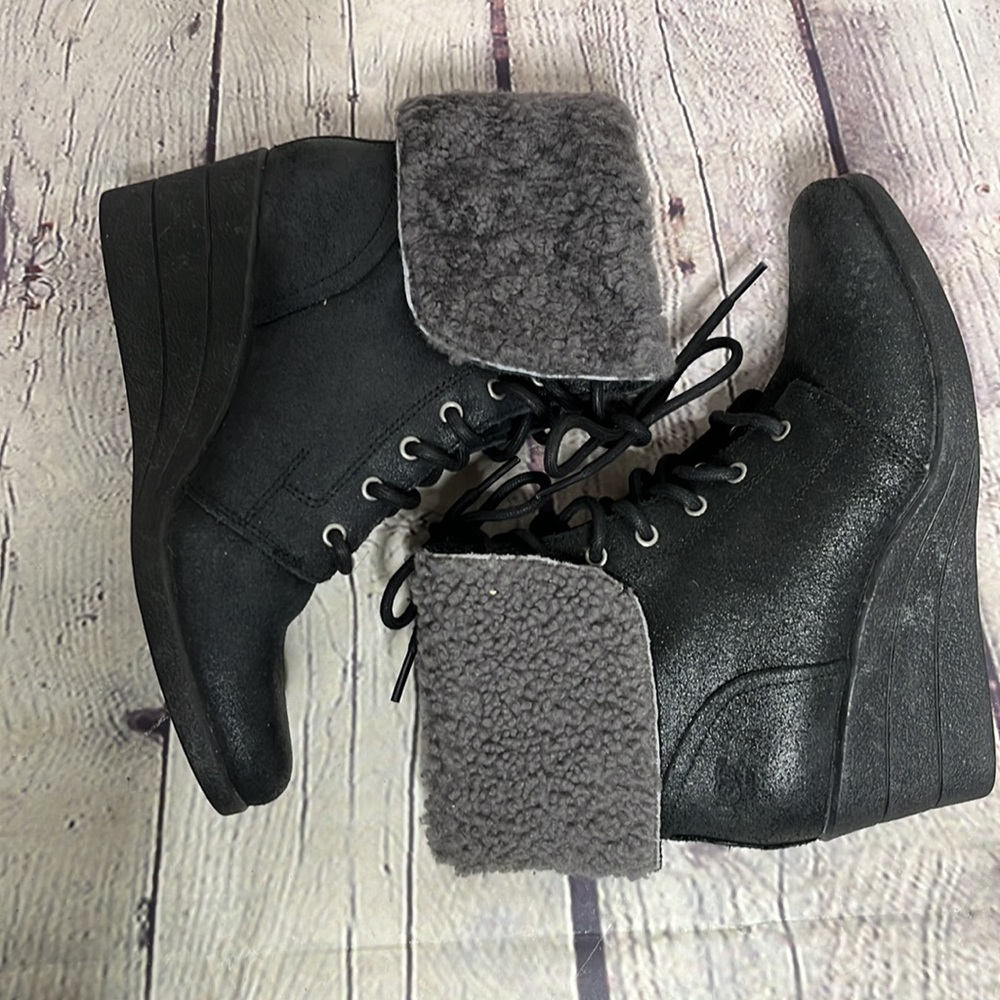 Women's Black Ankle Boots with Gray Fur Lining